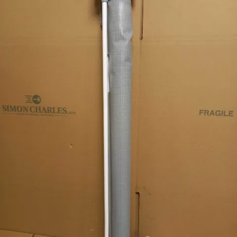 BABY STAIR GATE WITH FIXTURES AND FITTINGS