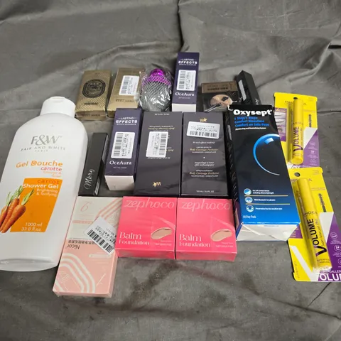 APPROXIMATELY 12 ASSORTED HEALTH & BEAUTY PRODUCTS TO INCLUDE CARROT SHOWER GEL, BLAM FOUNDATION, AND OXYSEPT ETC.