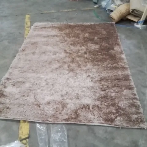QUALITY DESIGNER AREA RUG - APPROXIMATELY 230X169CM