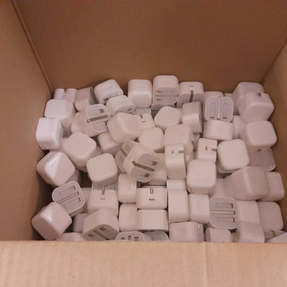 BOX OF APPROX 145 APPLE FOLDING PLUGS USB C 20W