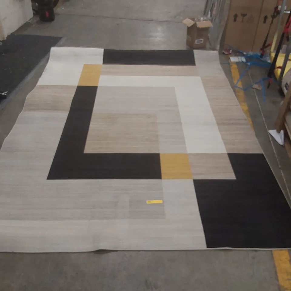 QUALITY BORNAIS MACHINE TUFTED INDOOR / OUTDOOR AREA RUG - 200 x 290cm