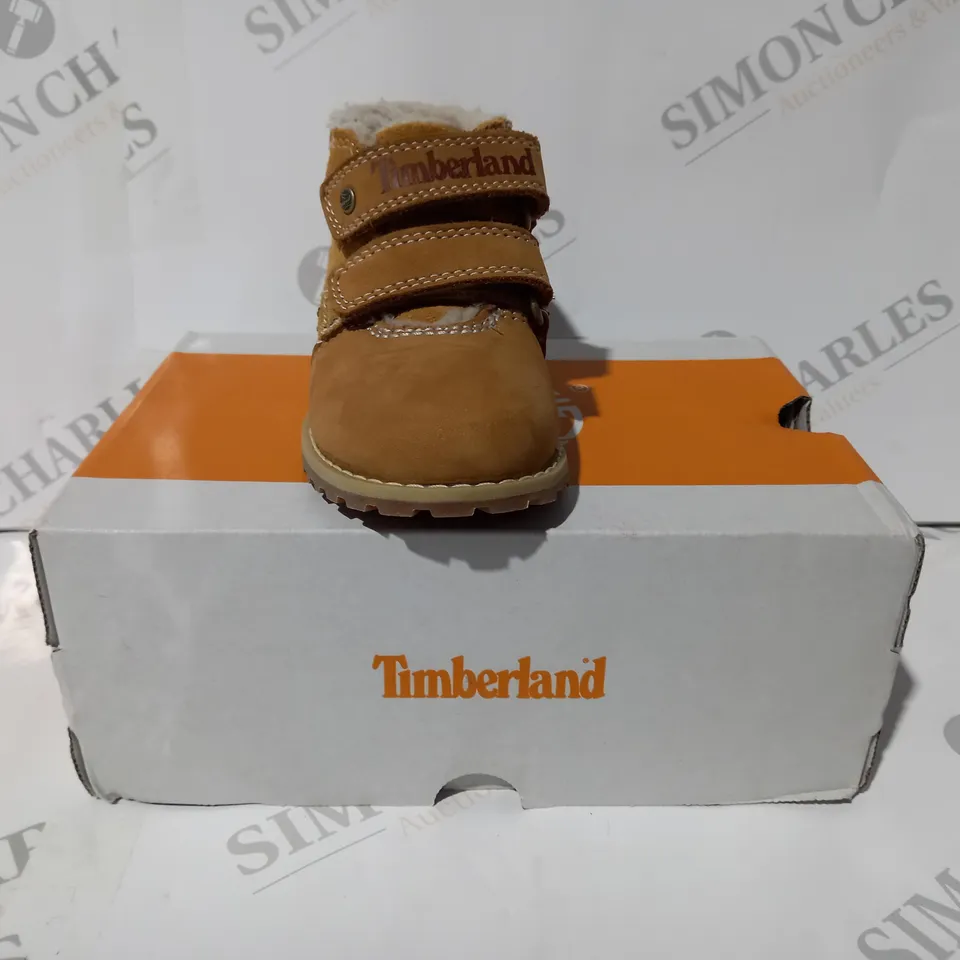 BOXED PAIR OF TIMBERLAND POKEY PINE KIDS BOOTS IN WHEAT UK SIZE 5