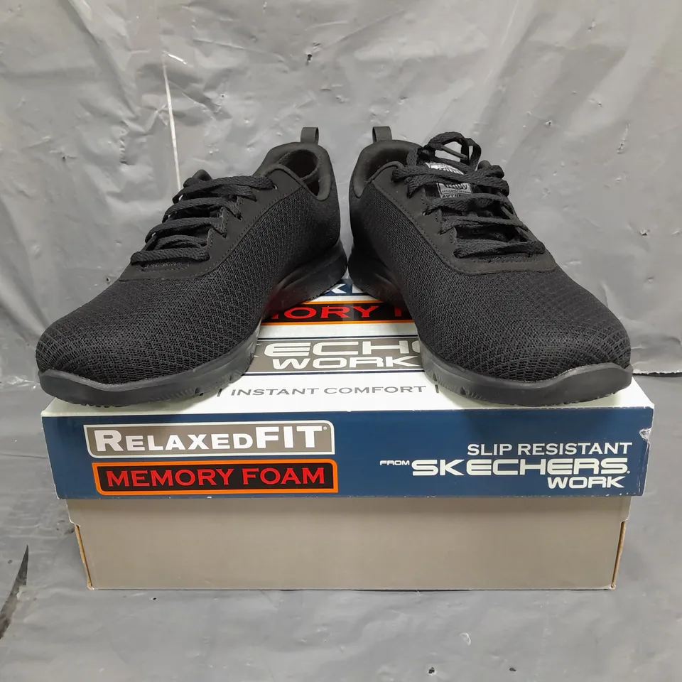 BOXED PAIR OF SKECHERS WORK MEMORY FOAM IN BLACK SIZE 6