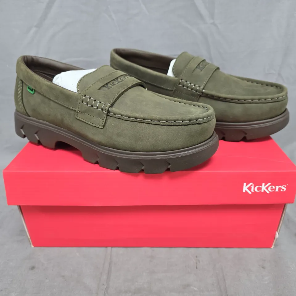 BOXED PAIR OF KICKERS LENNON LOAFERS IN DARK GREEN SIZE EU 41