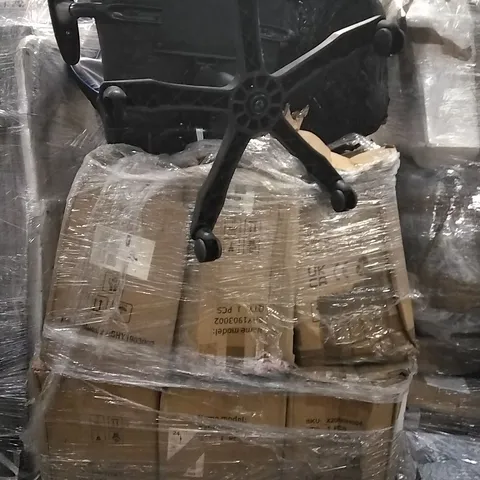 PALLET OF HOUSEHOLD ITEMS TO INCLUDE GAMING CHAIR, SLIP COVER, BLACK RATTAN FURNITURE AND OTHER ASSORTED ITEMS...