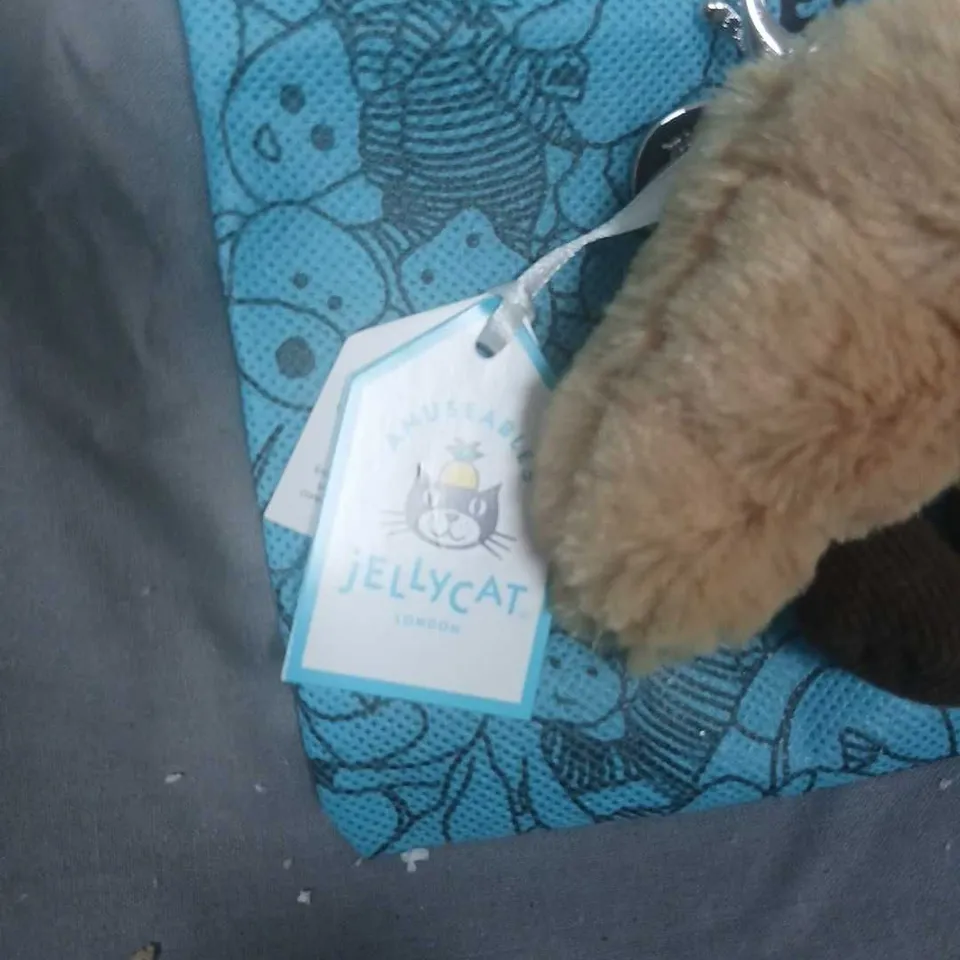 JELLYCAT AMUSEABLE CROISSANT BAG CHARM – BEIGE PLUSH