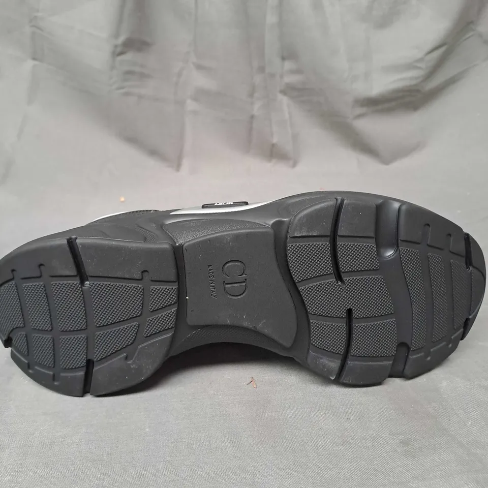 PAIR OF DIOR B22 BLACK CALFSKIN TRAINER SIZE EU 41
