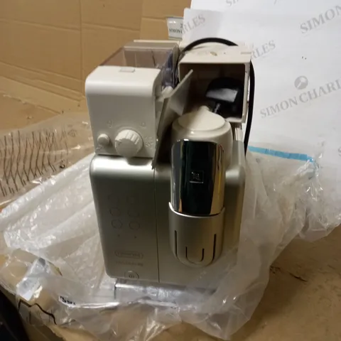 DELONGHI NESPRESSO MACHINE