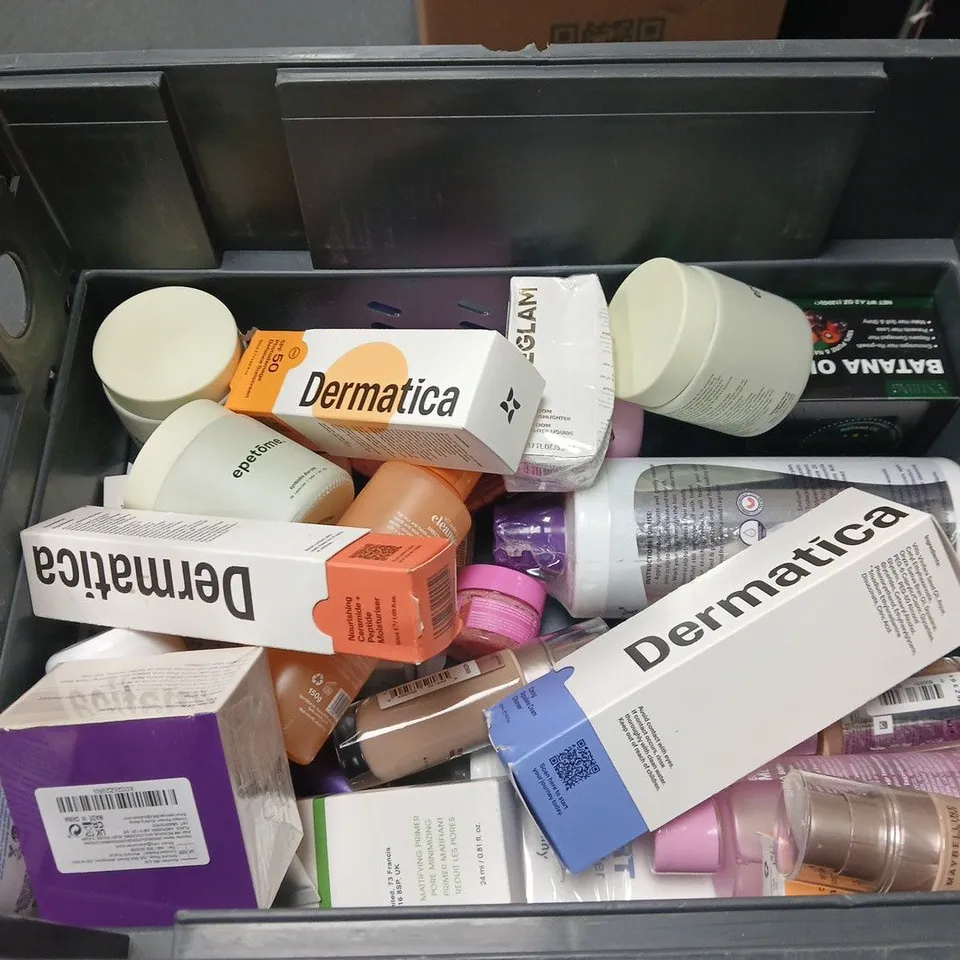 APPROXIMATEY 20 ASSORTED HEALTH AND BEAUTY PRODUCTS TO INCLUDE MITCHUM ROLL ON, GARNIER MICELLAR WATER AND GIVE ME SCALP SCRUB