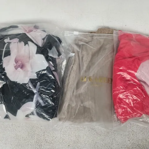 APPROXIMATELY 20 ASSORTED CLOTHING AND FASHION PRODUCTS IN VARIOUS STYLES AND SIZES - COLLECTION ONLY