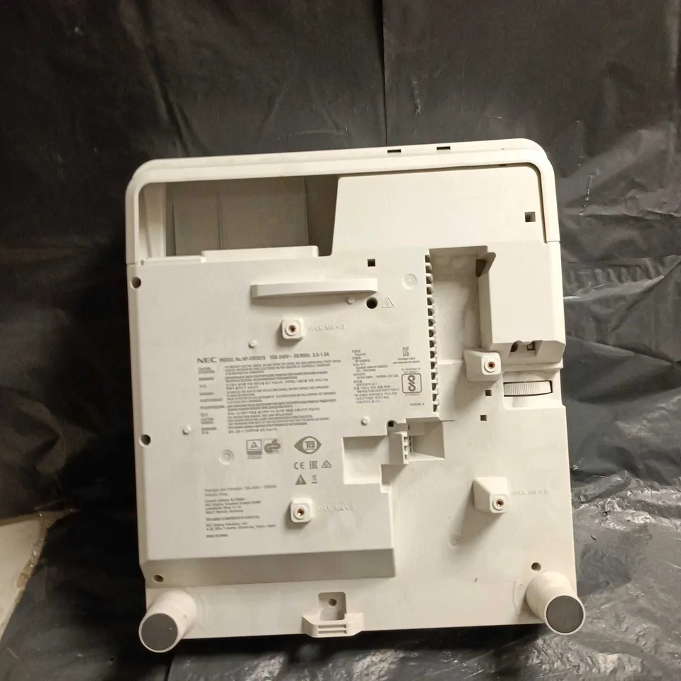 NEC PROJECTOR – WHITE