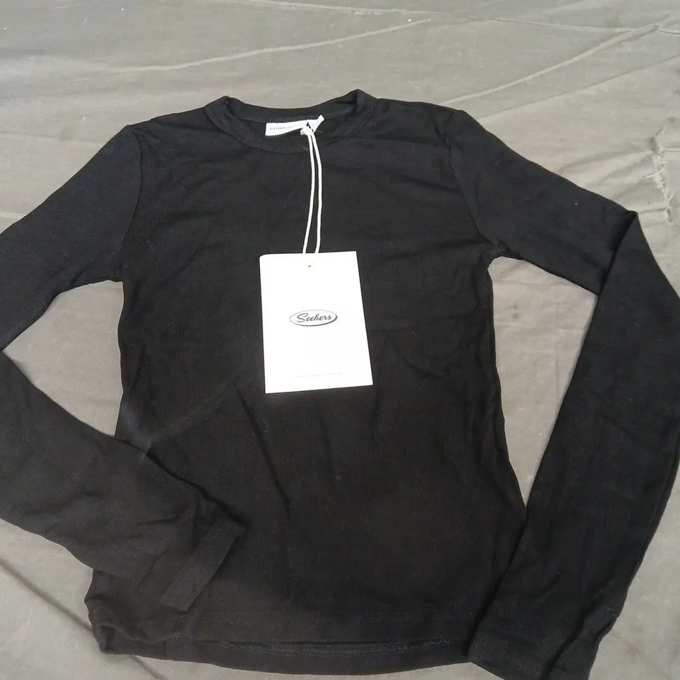 SISTER & SANDWICH PEEP LONG SLEEVE TOP IN BLACK - BLACK 