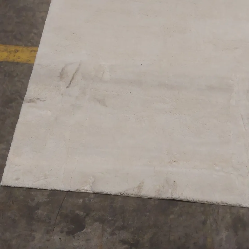 QUALITY DESIGNER AREA RUG - APPROXIMATELY 285 x 200cm