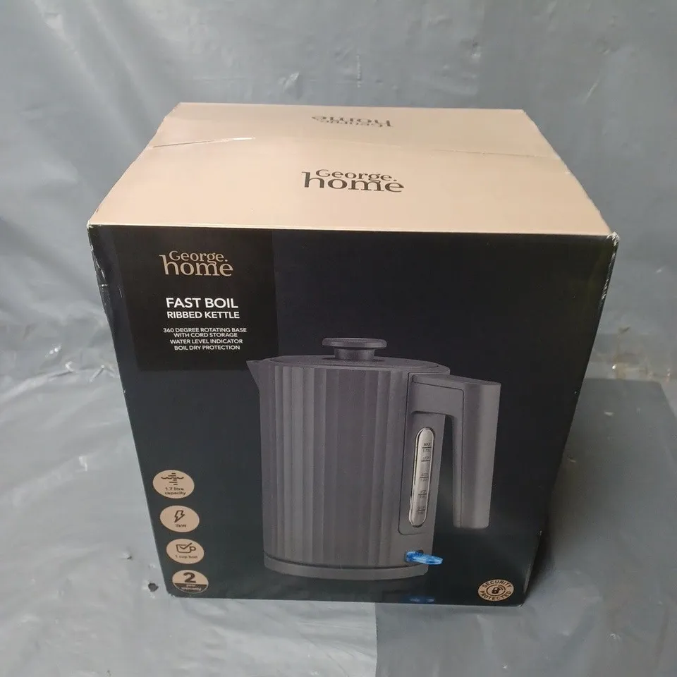 BOXED HOME HOME BOIL RIBBED KETTLE IN BLACK