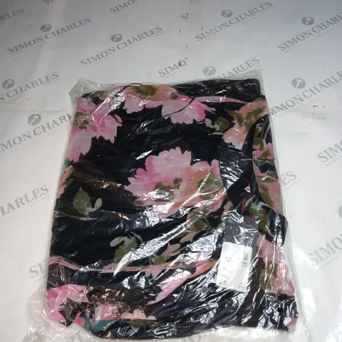 BAGGED WOMENS FLORAL PATTERN DRESS SIZE 12