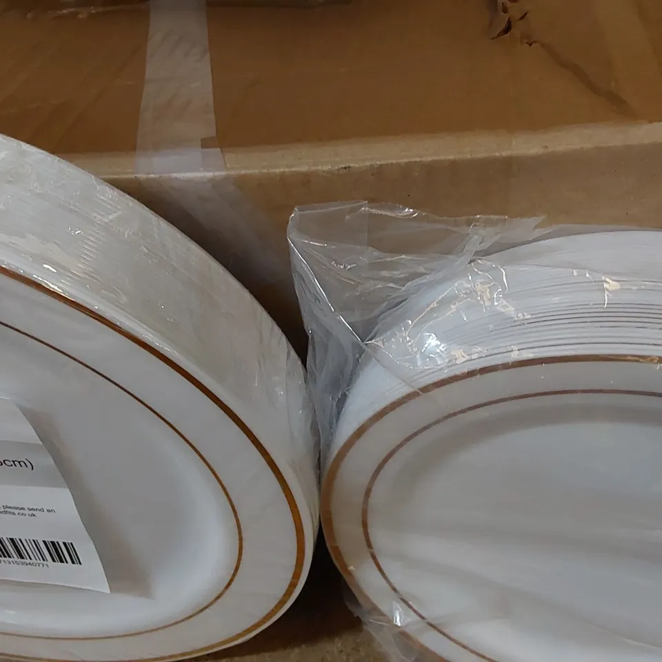 BOXED SET OF MATANA PLATES AND SIDE PLATES 
