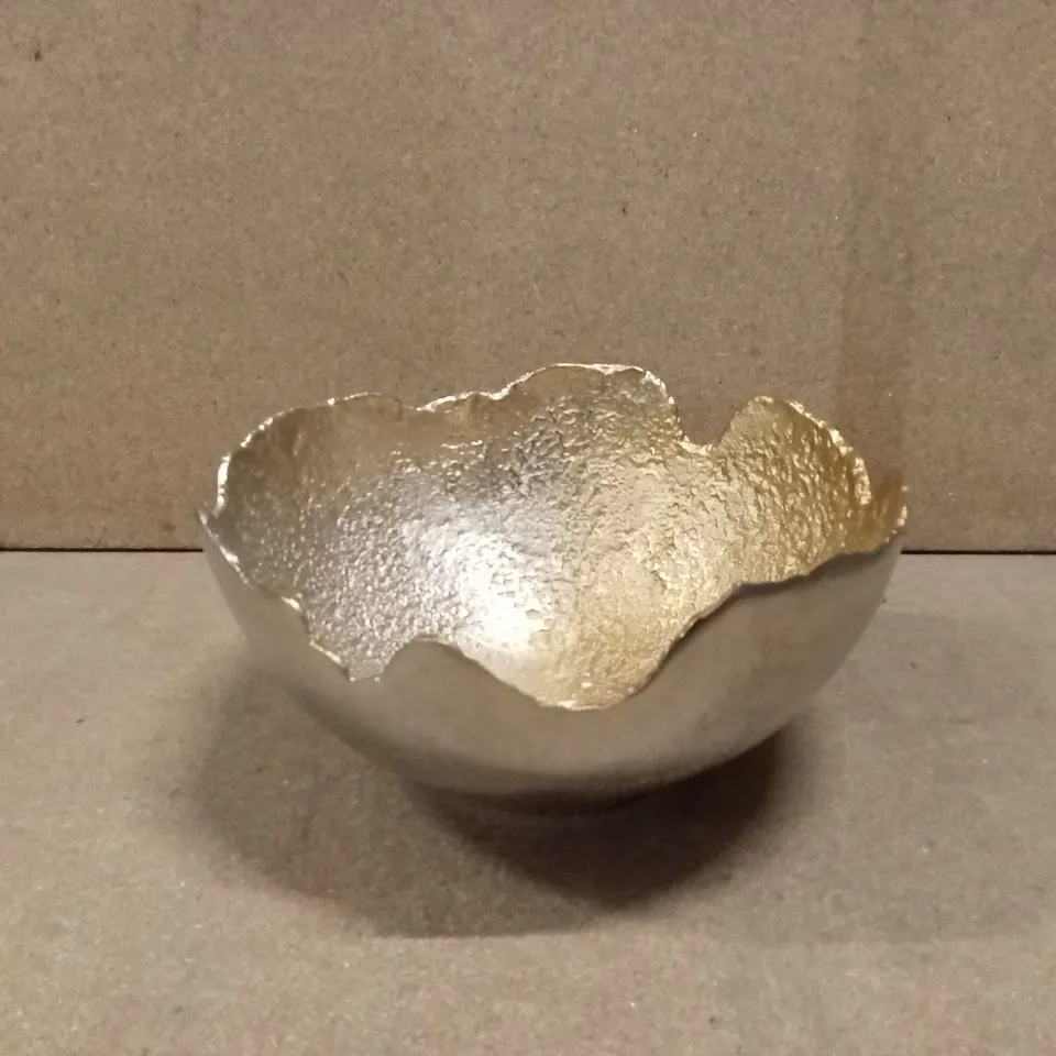 DESIGNER METAL LARGE FRUIT BOWL WITH GOLDEN HUE 