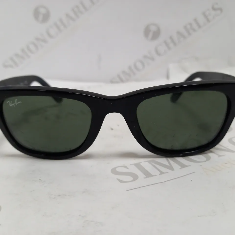 RAY-BAN STYLE SUNGLASSES
