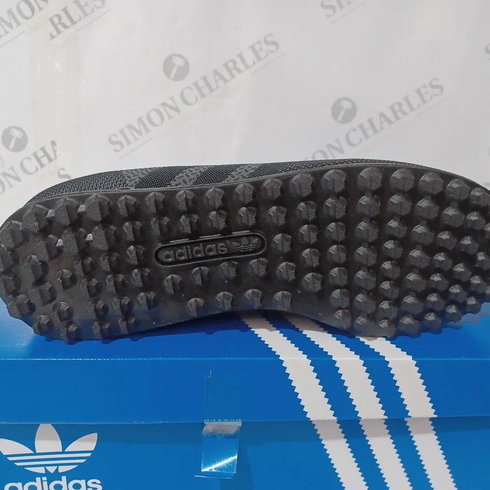 ADIDAS LA TRAINERS WEAVE IN BLACK - UK 10