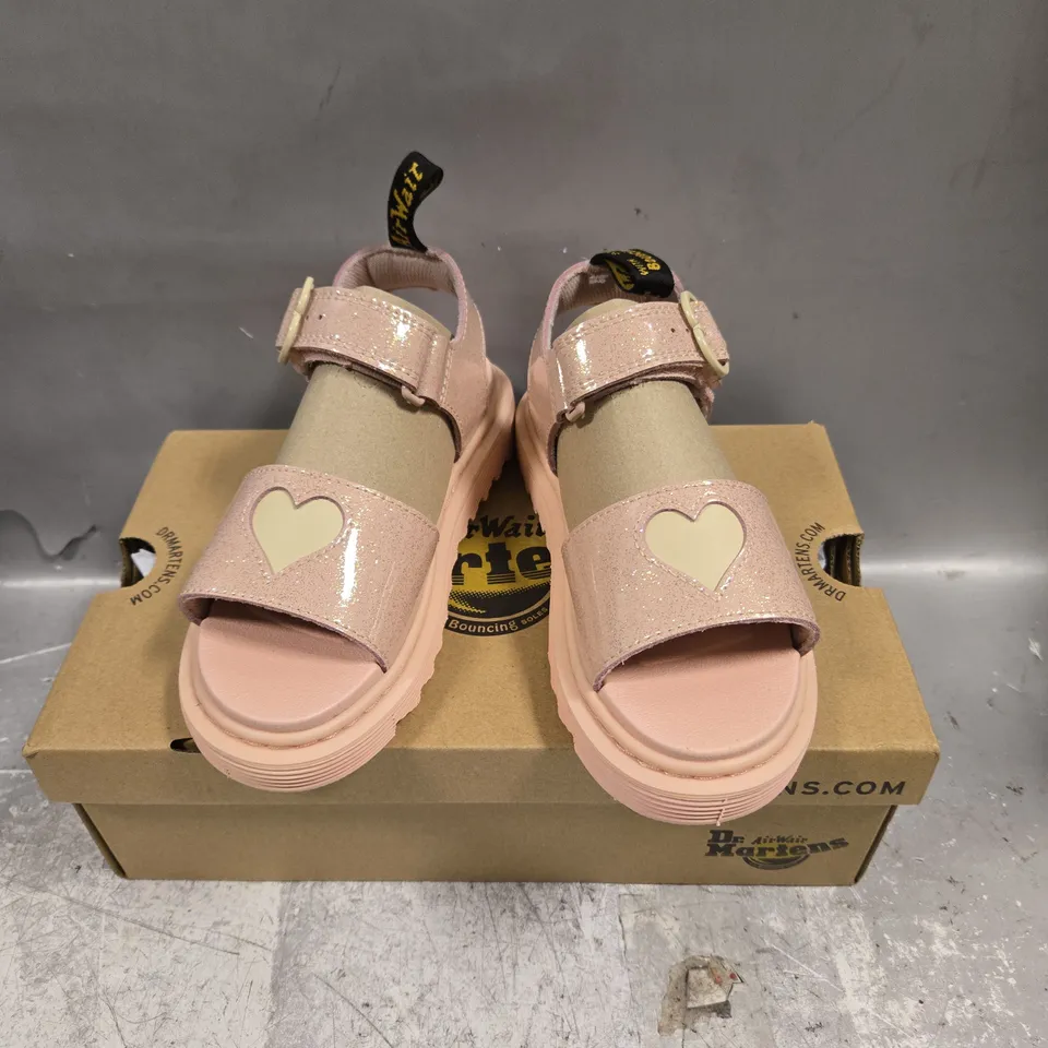 BOXED PAIR OF DR MARTENS MARLOWE HEARTS CHILDRENS SHOES - 13
