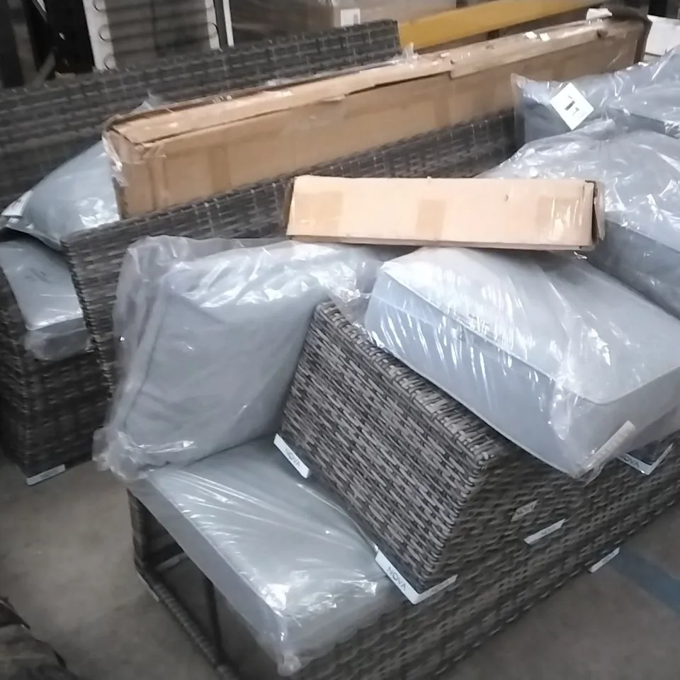 DESIGNER WICKER OUTDOOR SEATING SET WITH TABLE AND CUSHIONS 