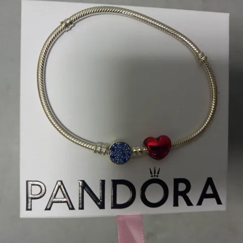 BOXED PANDORA BRACELET W. HEART CHARM