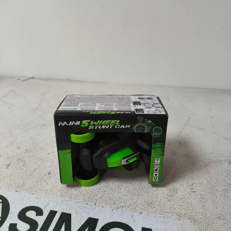 MINI 5-WHEEL STUNT CAR – BOXED TOY