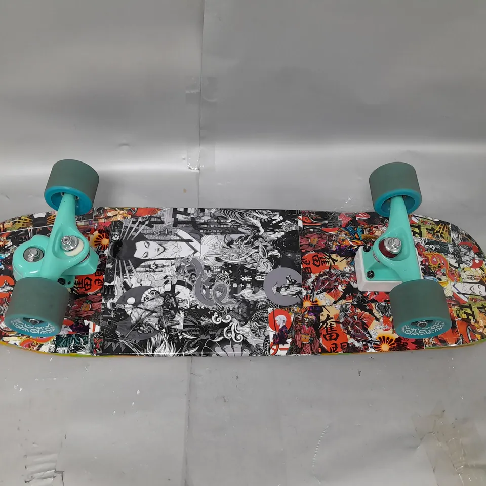 GRAPHIC SKATEBOARD 