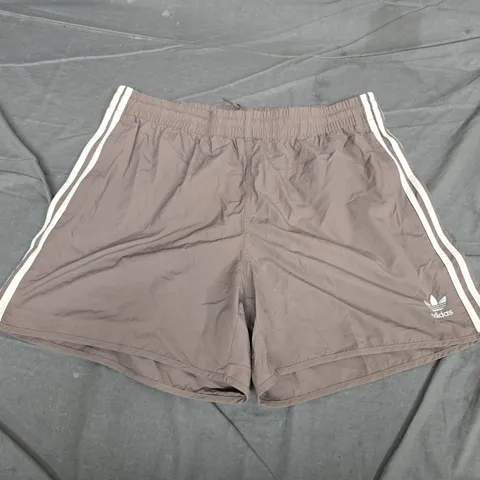 ADIDAS SPRINTER SHORTS – BROWN WITH WHITE SIDE STRIPES, SIZE XL
