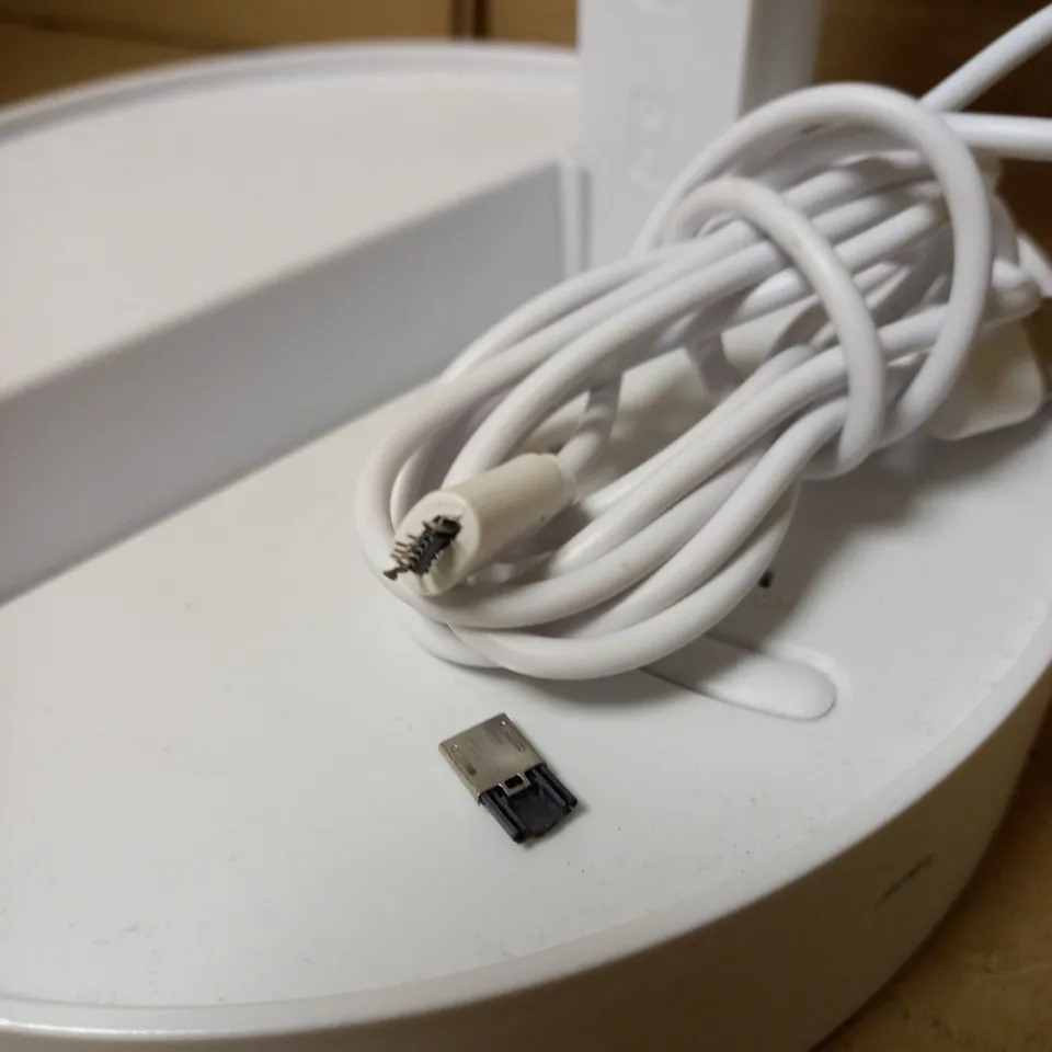 FOLDABLE WHITE FAN