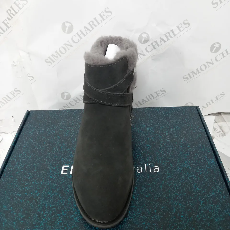 EMU AUSTRALIA MERAK SUEDE BOOTS, DARK GREY, UK SIZE 9