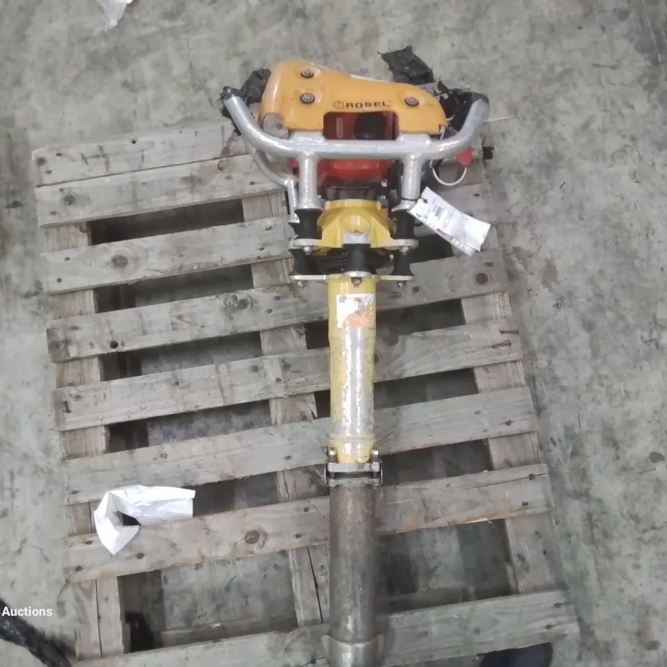 ROBEL 62.05 2 STROKE VERTICAL TAMPER - RAILWAY MAINTENANCE TOOL