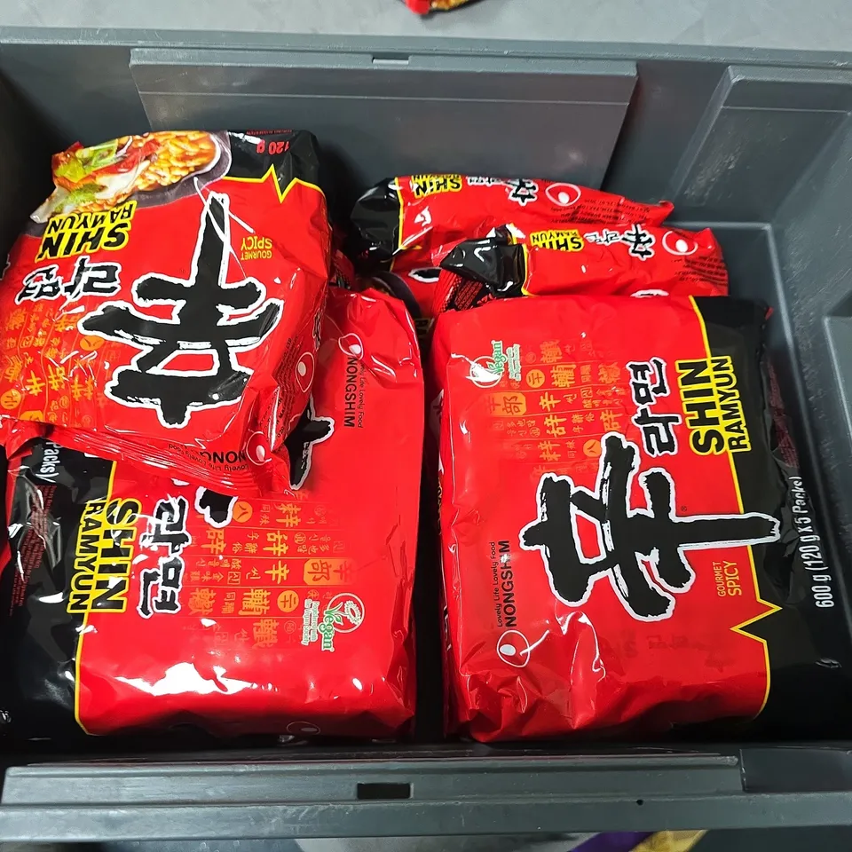 LOT OF 18 PACKS OF SHIN RAMYUN 120G NOODELS 