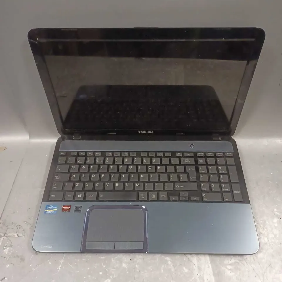 TOSHIBA SATELLITE L855 LAPTOP