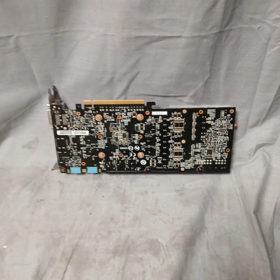 PCIE GRAPHICS CARD – DUAL COPPER HEATPIPE HEATSINKS. MODEL UNSPECIFIED.