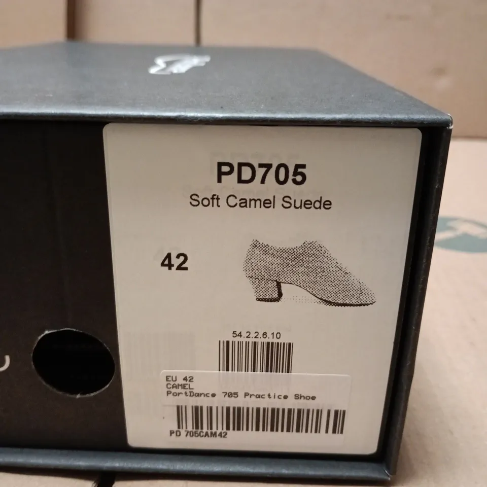 PORTDANCE PD705 SOFT CAMEL SUEDE DANCE SHOES, UK 8 (EU 42) – BOXED