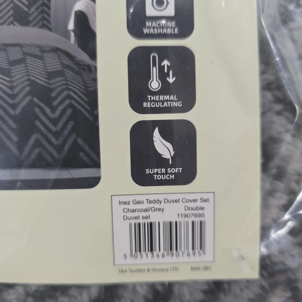 INEZ GEO TEDDY DUVET COVER SET – CHARCOAL/GREY, DOUBLE