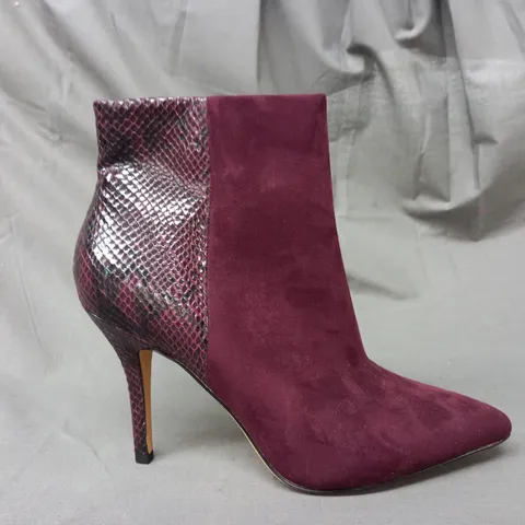 BOXED PAIR OF NINE WEST FLAGSHIP SYNTHETIC ANKLE BOOTS IN WINE UK SIZE 8