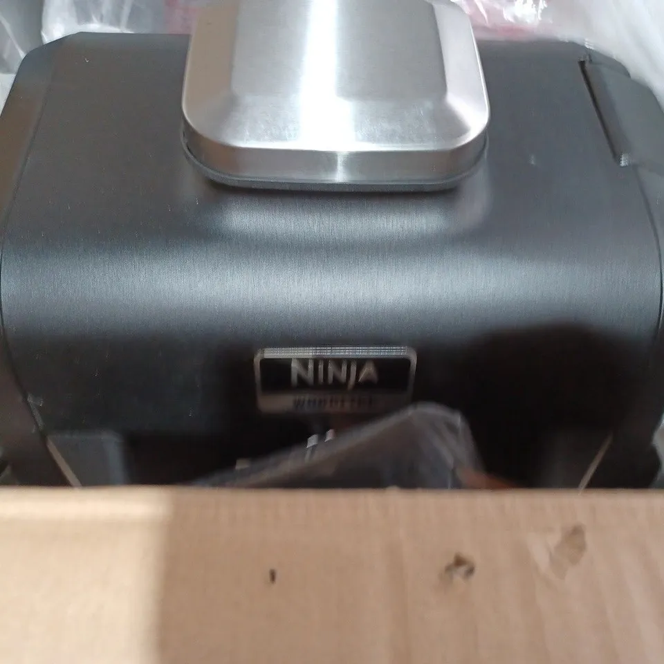 BOXED NINJA WOODFIRE ELECTRIC BBQ GRILL & SMOKER OG701UKQ