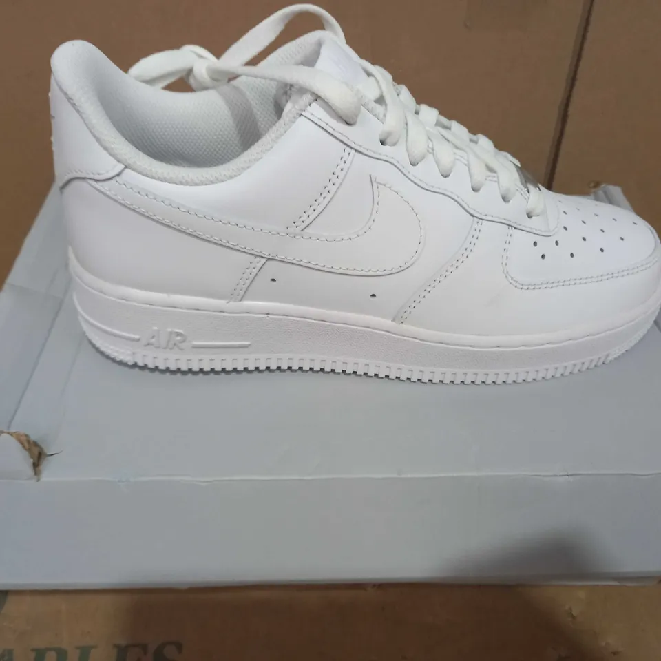 BOXED PAIR OF DESIGNER TRAINERS IN THE STYLE OF NIKE AIR FORCE 1 IN WHITE UK SIZE 6