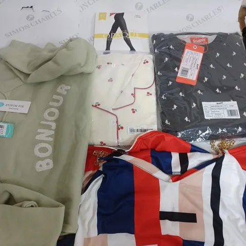 BOX OF APPROXIMATELY 25 ASSORTED CLOTHING ITEMS TO INCUDE - JUMPER , TIGHTS , PAJAMA TOP ETC