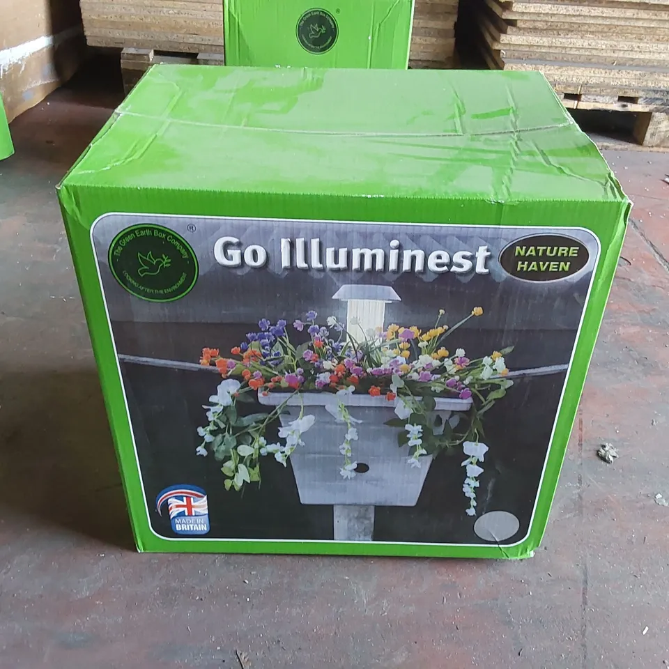 BOXED ILLUMINEST 3-IN-1 BIRD BOX, PLANTER, AND SOLAR GARDEN LIGHT
