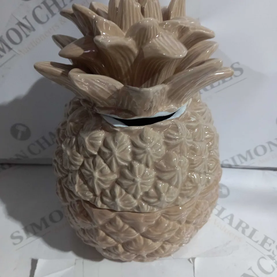 HOMEWORX BY HARRY SLATKIN LARGE CERAMIC PINEAPPLE CANDLE