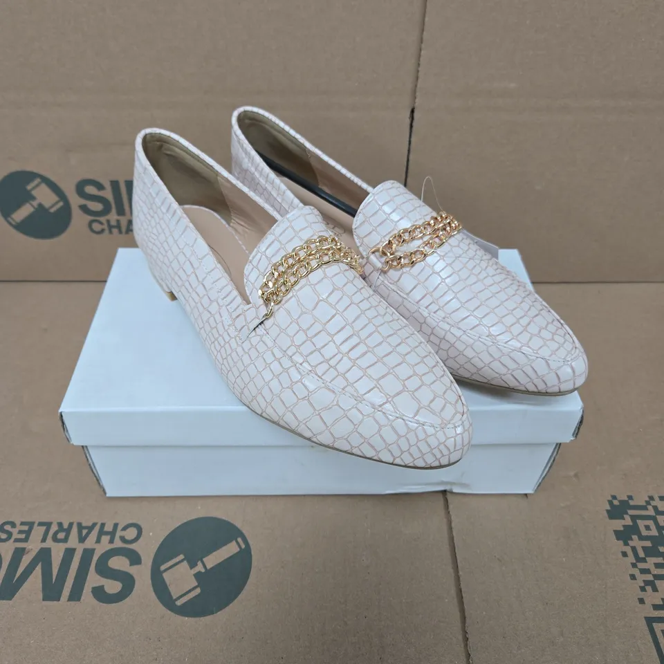 SPOT ON LADIES' CROC-EFFECT LOAFERS – GOLD CHAIN DETAIL, UK SIZE 6