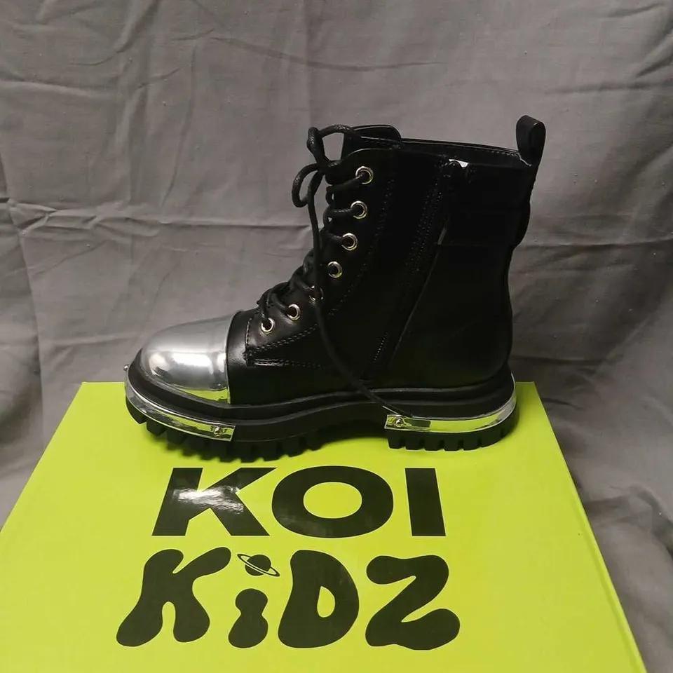 KOI KIDZ LIL' BORIN HARDWARE BOOTS – KIDS' BOOTS, UK 13 (UK13K)