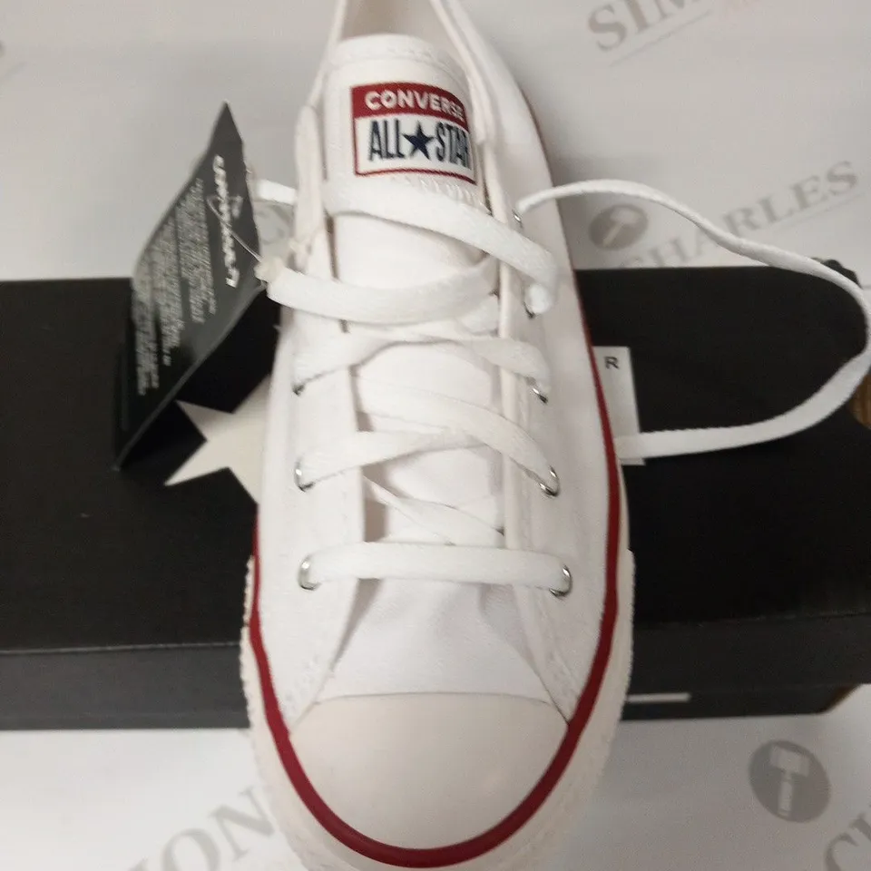 BOXED CONVERSE BASKETS SIZE 3.5