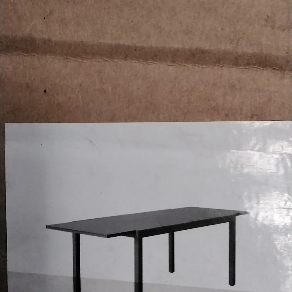 MOOREA ALUMINIUM TABLE WITH TEMPERED GLASS TOP