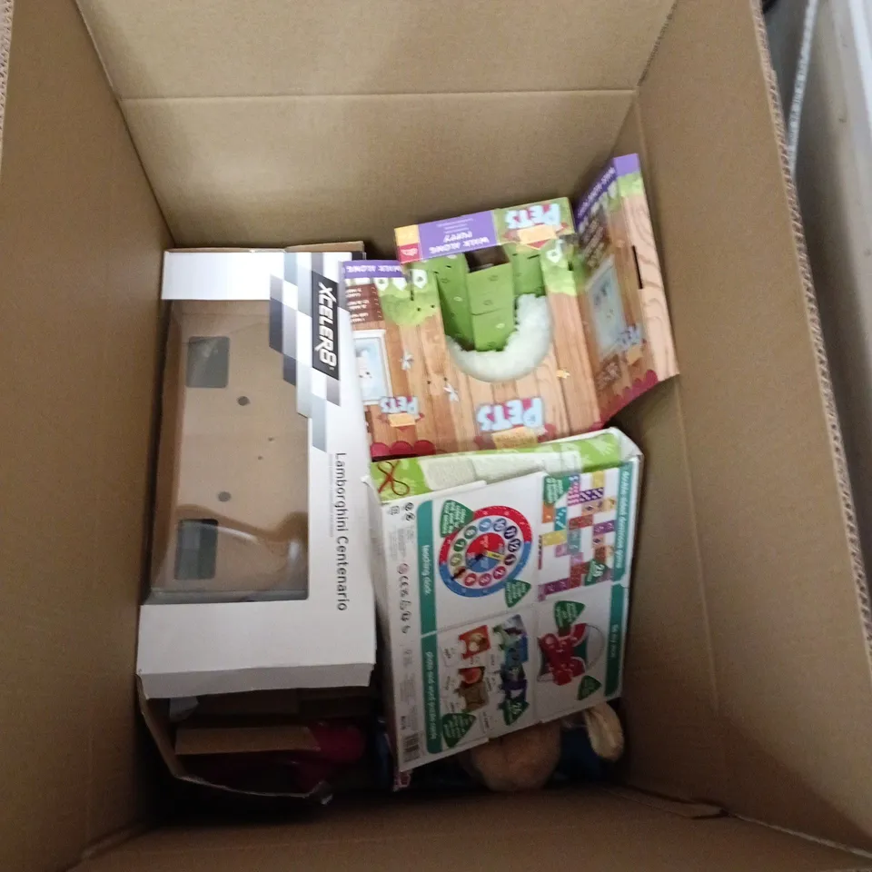 APPROXIMATELY 15 ASSORTED TOYS & GAMES PRODUCTS TO INCLUDE Assorted children's toys & games – boxed lot including Sinking Ships board game and kids' remote control toy