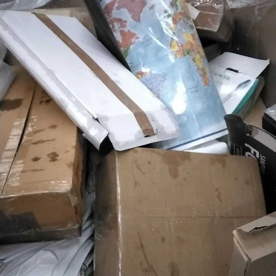 PALLET OF ASSORTED ITEMS INCLUDING KITCHEN FAUCET, GIANT BLANKET, FOLDING WARDROBE, BATH RACK AND STAND MIXER