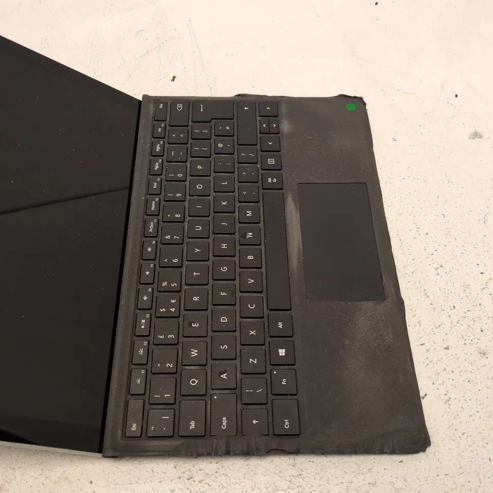 MICROSOFT SURFACE PRO 5 TABLET WITH KEYBOARD